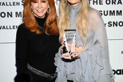 Reba McEntire and Lainey Wilson Show Off an Award in Los Angeles, Plus Eva Longoria, Rihanna, and More!