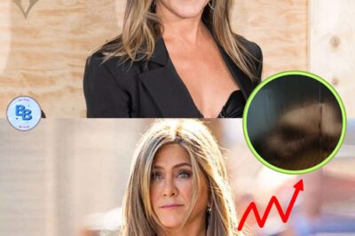 EXPLOSIVE BOMBSHELL: Jennifer Aniston Bares It All in Gut-Wrenching Shower Scene for The Morning Show—Fully Naked, Emotionally Shattered, and Unrecognizably Vulnerable as Hollywood’s Golden Girl Ditches Glamour for Brutal Truth in One of the Most Jaw-Dropping Moments of Her Career That Has Viewers Gasping and Critics Calling It “Her Most Daring Performance Yet”!