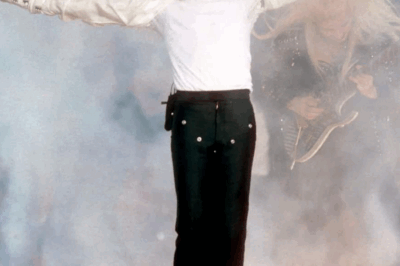 Michael Jackson’s Earth Song and Man in the Mirror performances are etched in music history. His stage presence and creativity were unmatched, making these performances unforgettable.