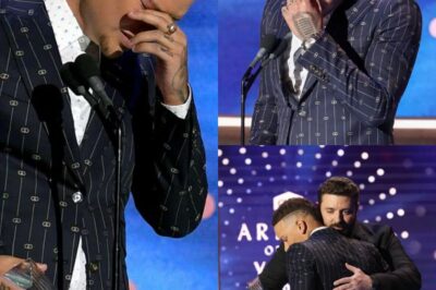 Kane Brown took the CMT stage to accept an award, but ended up breaking everyone’s hearts. His voice cracked, his hands shook, and his tears were real as he paid tribute to Kenny Dixon, his late drummer and brother in music, leaving everyone